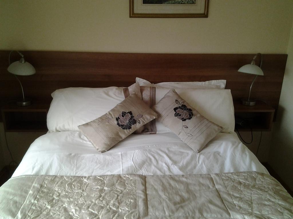 Gardenfield House Bed & Breakfast H91Vh02 Голуэй Экстерьер фото