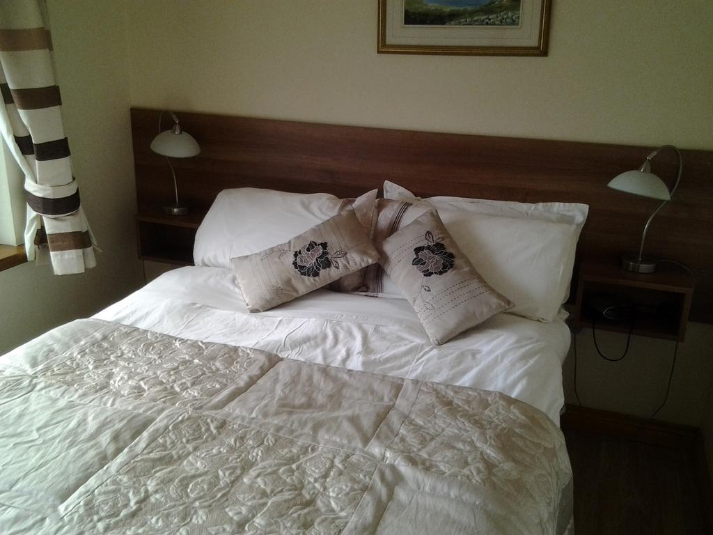 Gardenfield House Bed & Breakfast H91Vh02 Голуэй Экстерьер фото