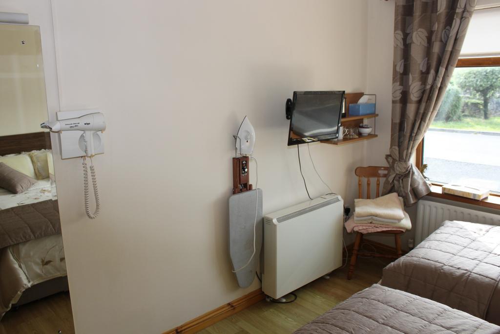 Gardenfield House Bed & Breakfast H91Vh02 Голуэй Экстерьер фото