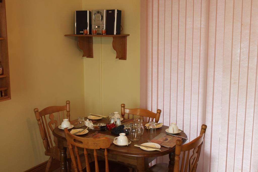 Gardenfield House Bed & Breakfast H91Vh02 Голуэй Экстерьер фото